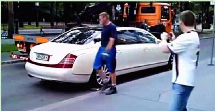 迈巴赫62S违停, 拖车来了, 折腾半天决定放弃!