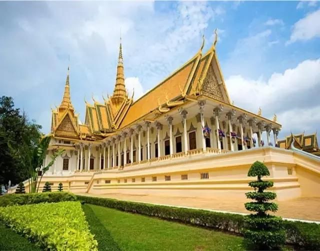 柬埔寨又老又穷,为何这么多人爱去那旅游?