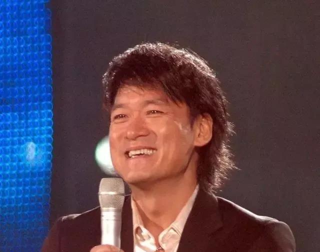 刚Diss完吴亦凡的陈冠希，转脸就剪了个同款发型……