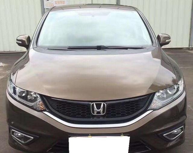 售价10万，它是一款“伪MPV”的两厢轿车！