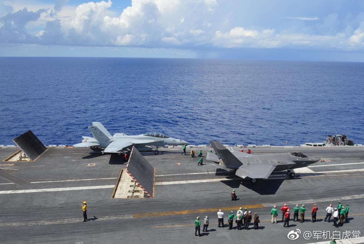 美军使用CVN72林肯号航空母舰弹射F35C航母