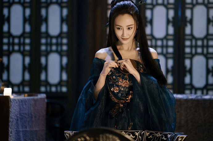 成龙新片定档2019春节,网友喊话至少30亿,又一