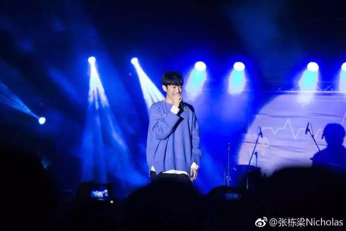 微笑王子张栋梁，“过气”后才更自由