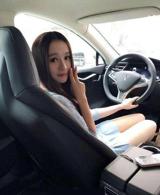 有没发现?路上开豪车的年轻女性几乎都是美女,知道什么原因吗?