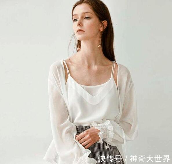 衣服透明看到女生内衣怎么办_夏季衣服太薄看到内衣