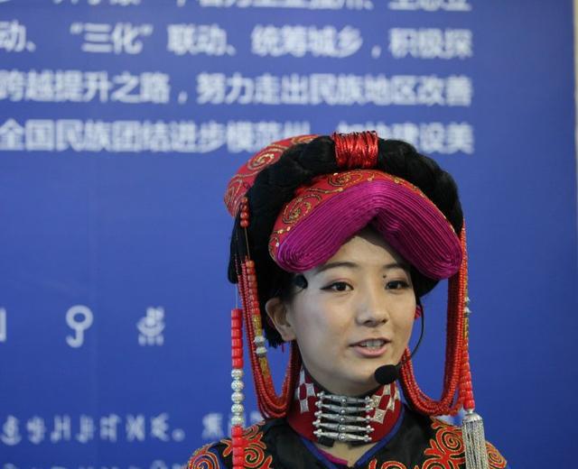 实拍来自四川大凉山的彝族美女（图）