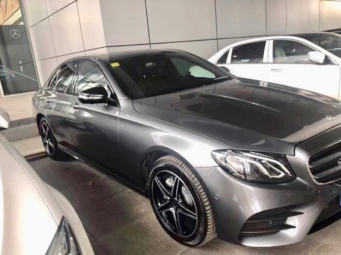 进口809版标轴奔驰E级的实拍