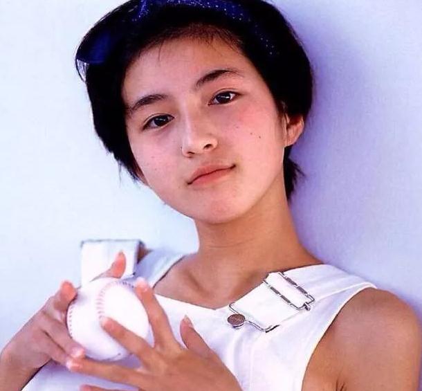 她是日本二十世纪最后一个美少女，为何却走上叛逆人生？