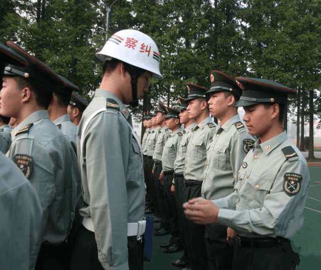部队里这种兵种不一样,这种兵种军官见了都害