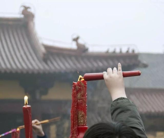 农村俗语“阴历十月一，烧纸送寒衣”是什么意思？