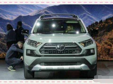 丰田终于将它复苏, 硬朗造型比锐界个性, 卖16万普拉多可安心睡了