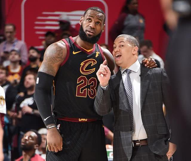 为何看待詹姆斯取得的三冠六亚?对队友的要求