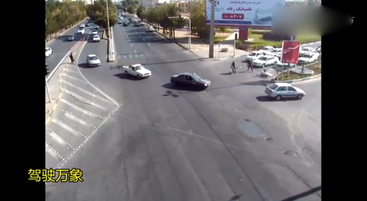 电动车闯红灯被直接撞飞，但在空中他用出家传绝学！