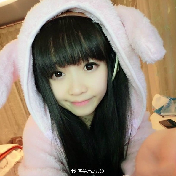 斗鱼女主播冯提莫早年照片曝光 冯提莫承认自