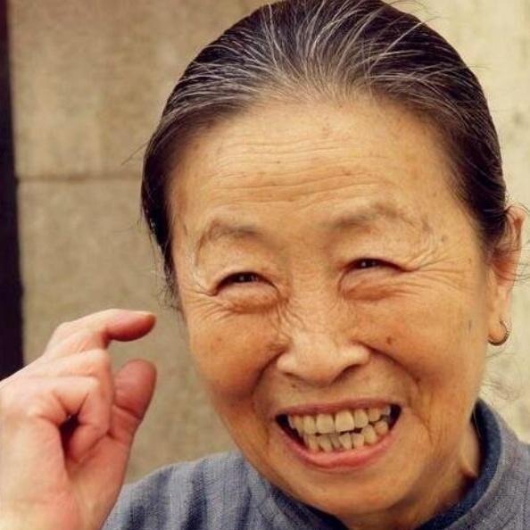 "丑娘"张少华,年过80再爆丑闻,如今身败名裂昔日形象崩塌!
