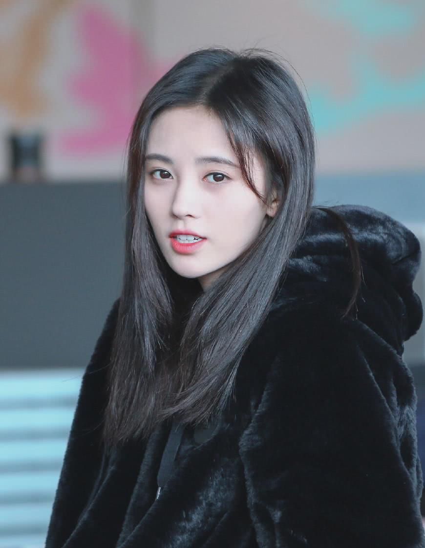 见到四千年一遇的美女鞠婧祎真人,会有怎样的感受