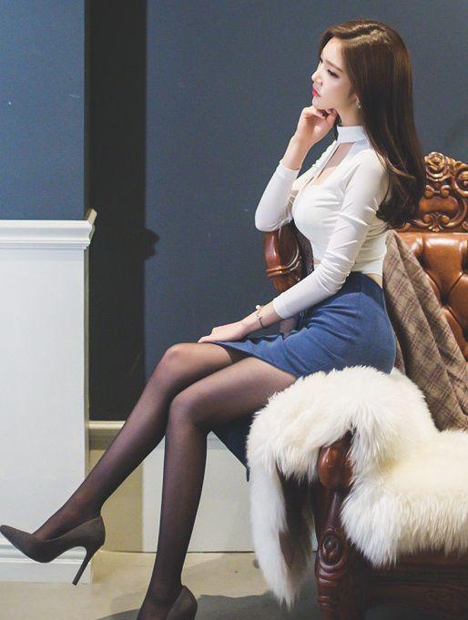 小姐姐们靓丽的身姿,修长的双腿,搭配上丝袜,更显御姐