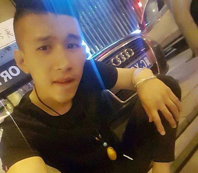 天佑靠打赏年赚2000万, 而他接广告就赚了180