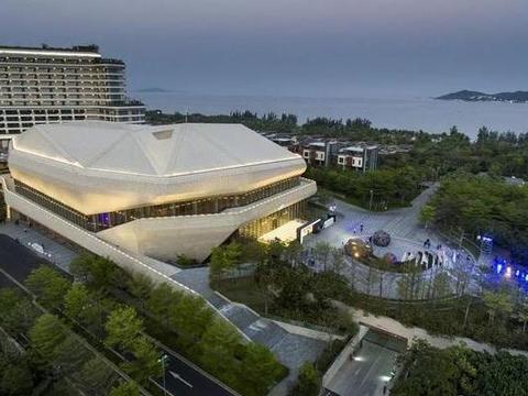 360°大转身！吉利汽车誓要摘掉传统车企“帽子”｜中国汽车报