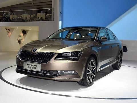 比迈腾适合年轻人，操控完爆雅阁，14万起售的纯正德系中型车