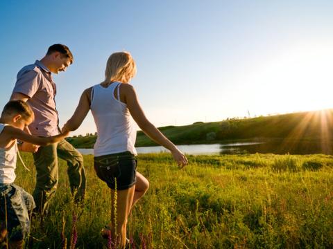 生活压力下年轻人选择独居背后的心理变化 (2021生活压力太大了)