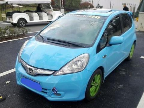 大三小伙花5.8万买辆二手本田飞度，女朋友看到车后却不同意买