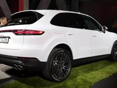 配全时四驱系统，全新Cayenne，性能与舒适的双赢
