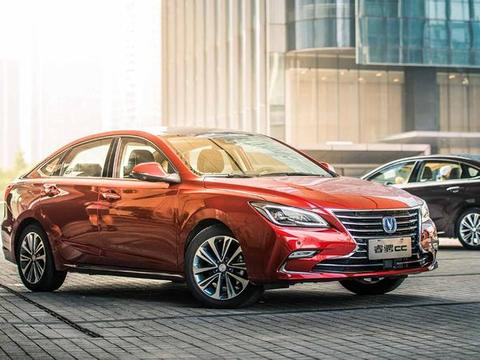 时速200公里在弯道放手？十年老司机都不敢这么玩