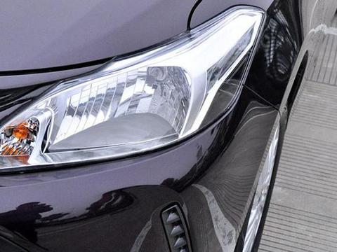 全系标配ESP，刹车竟用鼓刹，去年销量近10万，7万起步日系家轿!