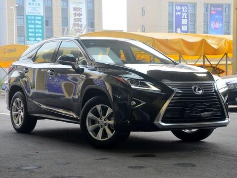 欧美饱满的凯迪拉克XT5，相比亚洲骨感的雷克萨斯RX谁更妖艳？