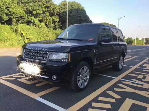 15万的路虎揽胜即使停在路边也有强大气场，你也多赚两眼美女眼