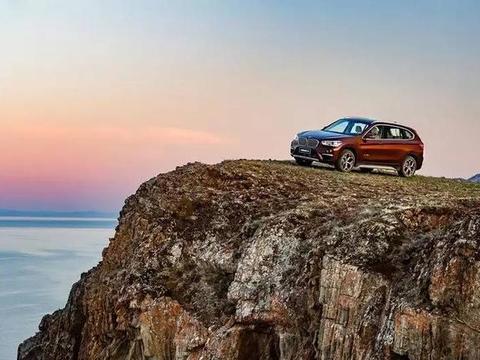 贝加尔湖畔的BMW X1