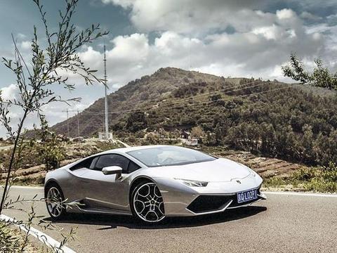 奥创纪元：试驾兰博基尼Huracan中