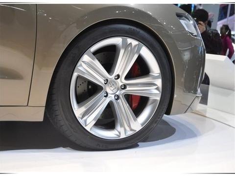 预计20万买车的话，买这辆国产车，比买迈腾还划算