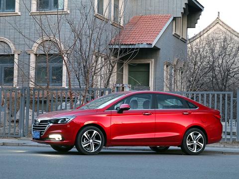 能对话的智能绅宝D50 原来是奔驰助力打造