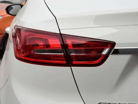 终端狂降3.5万，静音效果完虐宝来，标配侧气囊将捷达踩在脚下