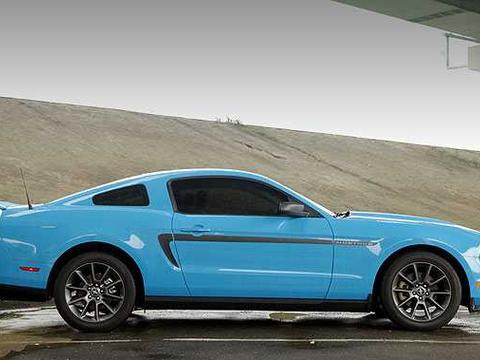 感受经典款福特Mustang的驾驶体验！