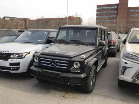 富家三兄弟去提车，老大提雷车570老二奔驰G350d老三路虎揽胜