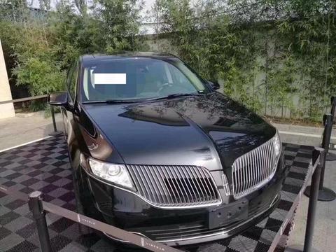 停车场偶遇林肯MKT，工作人员：不是年轻人的菜，按4.7折处理