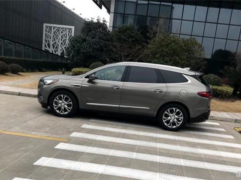 别克最牛SUV，3.6L+9AT，新款实车到上海，这是要跟途昂死磕！