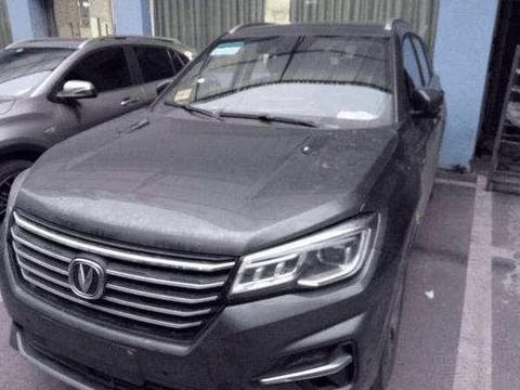 18款长安CS75到店，外观帅炸裂内饰拷贝BBA，哈弗H6还能撑住吗