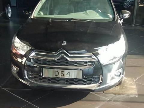 花10万提了这台车，朋友以为得三四十万，店员：本来就是豪车