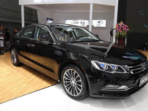 小伙开保时捷帕拉梅拉参加年后同学聚会，回家后坦言想换车。