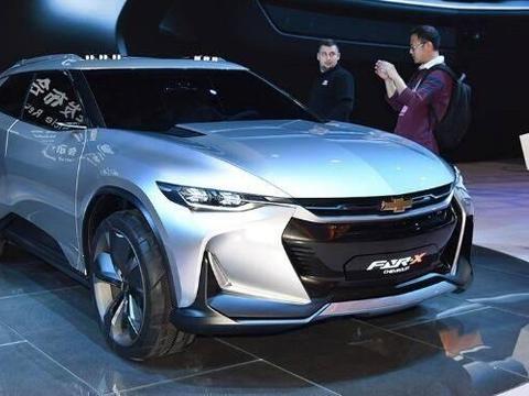 汉兰达地位难保，这车档次胜宝马，混动带四驱，或25万又是爆款！