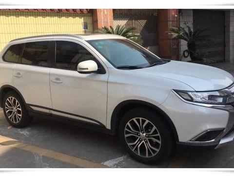 三菱终于来硬的，配CVT带四驱仅15万起，别说途观，汉兰达也急了