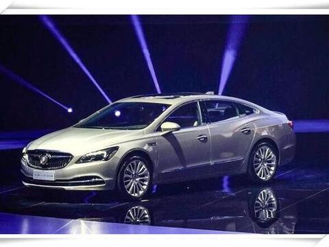 都说它比奥迪A6L上档次，这B级车再降2万，17万果断放弃凯美瑞！