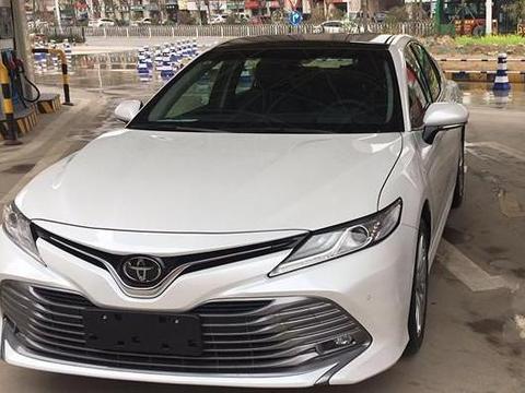 除了名字叫凯美瑞，进口发动机和变速箱，直接无视帕萨特