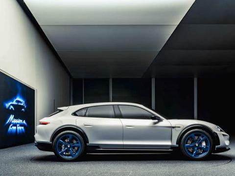 纯电动跨界车Mission ECrossTurismo