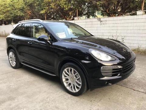 保时捷卡宴落地178万，飞机舱内饰处处是亮点