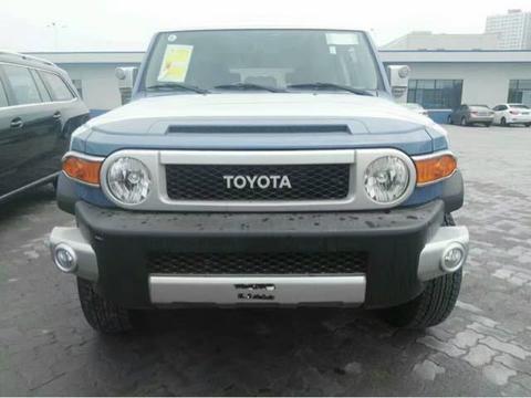 17款丰田FJ酷路泽 强悍越野攀岩之神